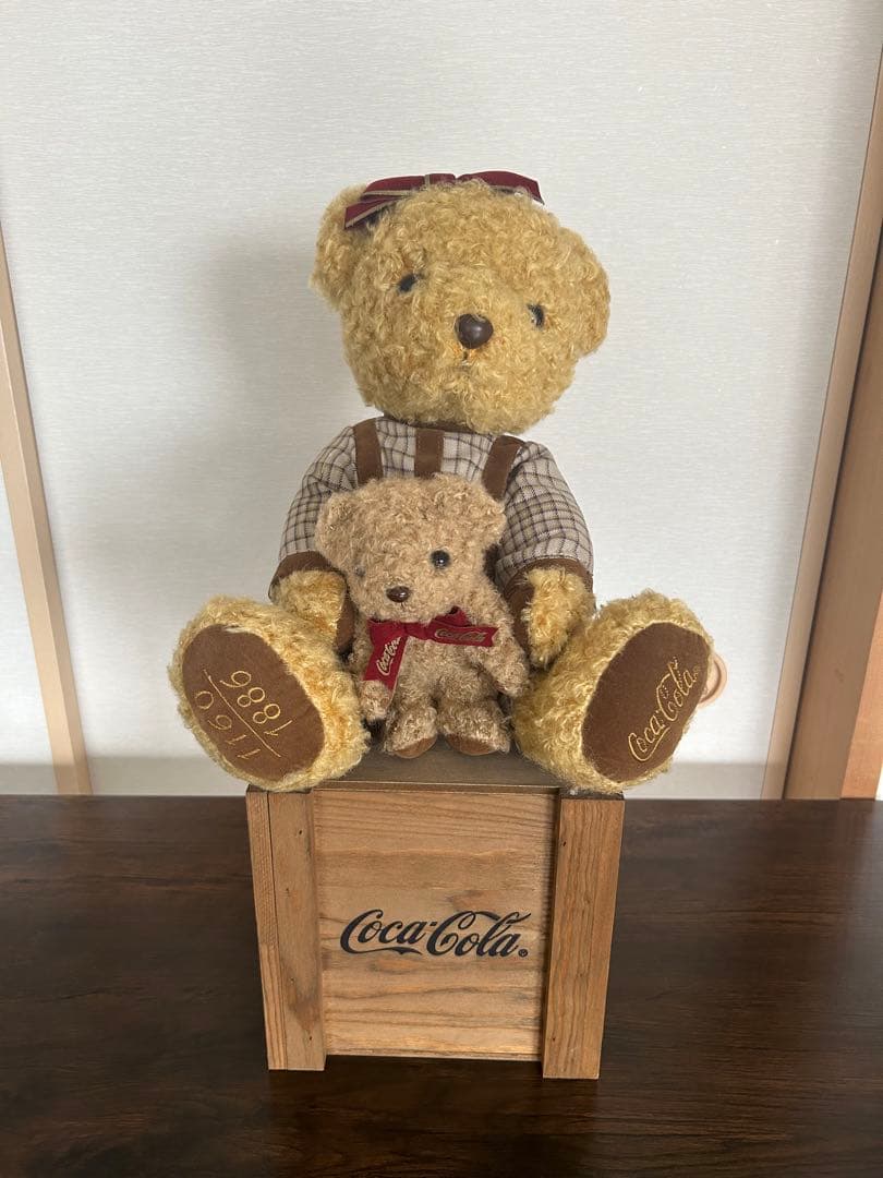 コカ・コーラ 1886年記念 テディベア - メルカリ