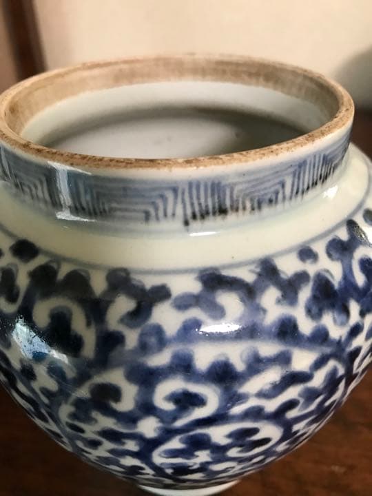 古伊万里蛸唐草飾り壺】