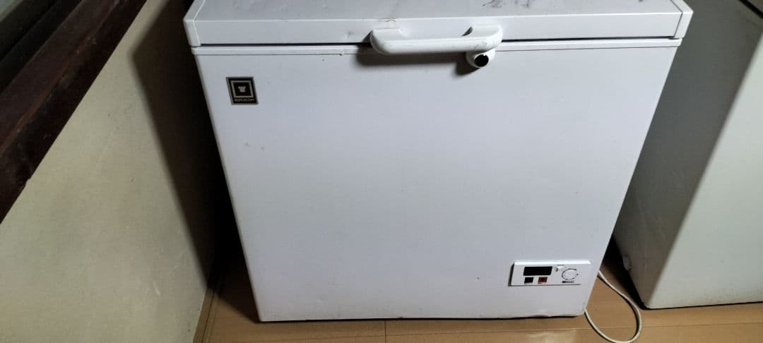 レマコムの冷凍ストッカー161㍑ 性能抜群 静音省エネLED照明ノンフロ