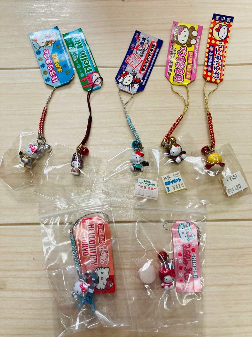 楽1番04✨キティ　ご当地　根付け　キーホルダー　チャーミー　56個
