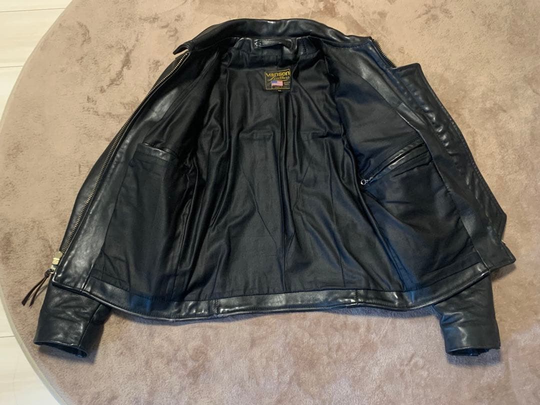 Vanson ENF 34 TALONジッパー使用