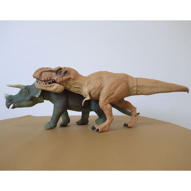 【フィギュア】ティラノサウルスvsトリケラトプス ジュラシックワールド パーク