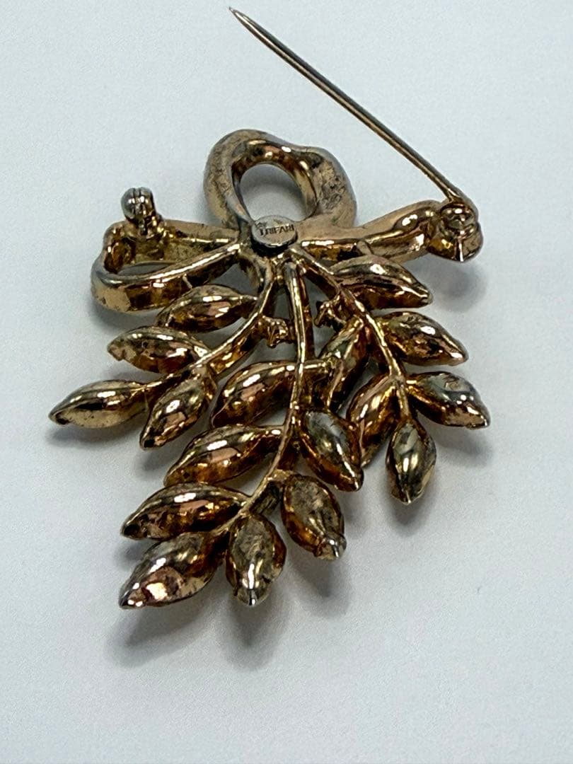 lotuscloud 2527⭐️TRIFARI トリファリヴィンテージブローチ