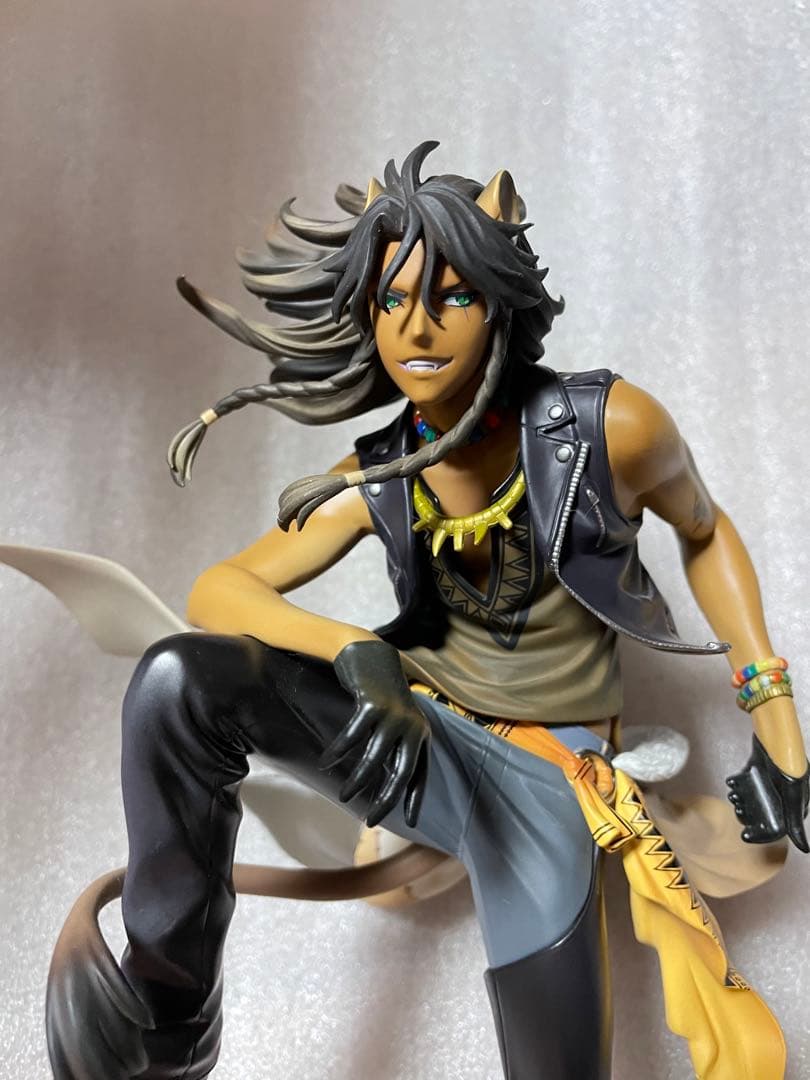 ツイステ レオナ・キングスカラー 1/8スケールフィギュア 特典付き