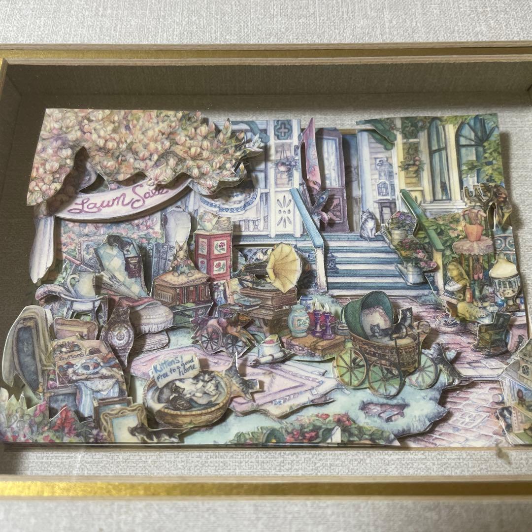 立体的コラージュアート 金色フレーム