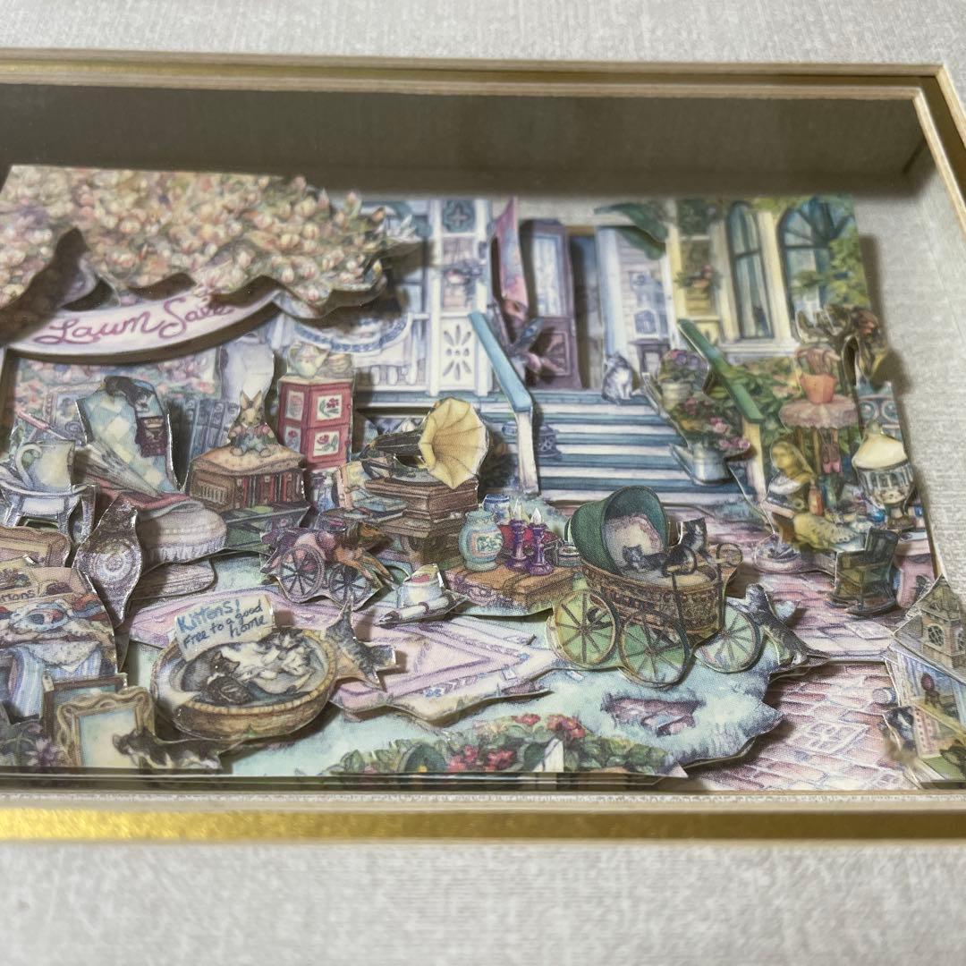 立体的コラージュアート 金色フレーム