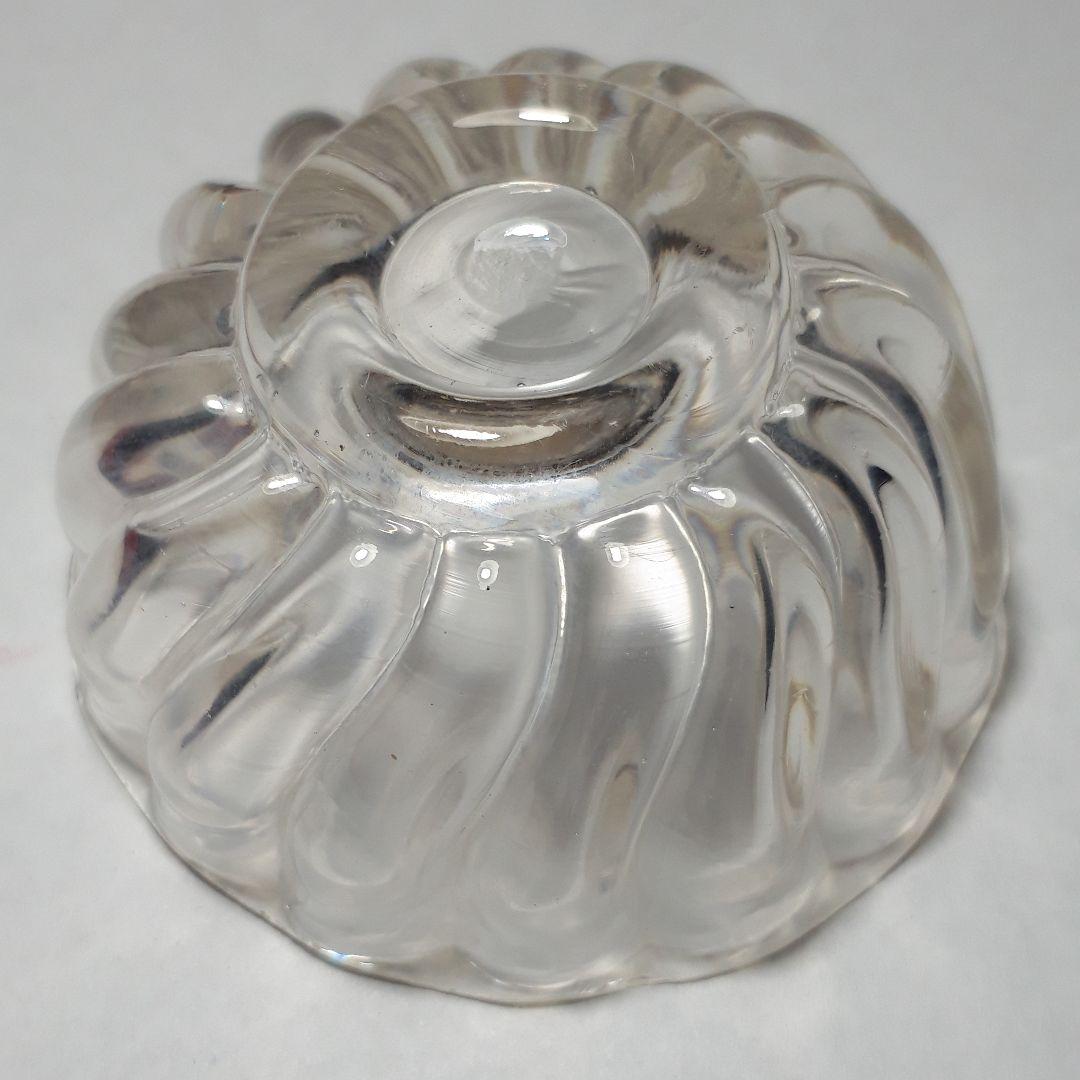 透明型吹き菊形盃(江戸時代)