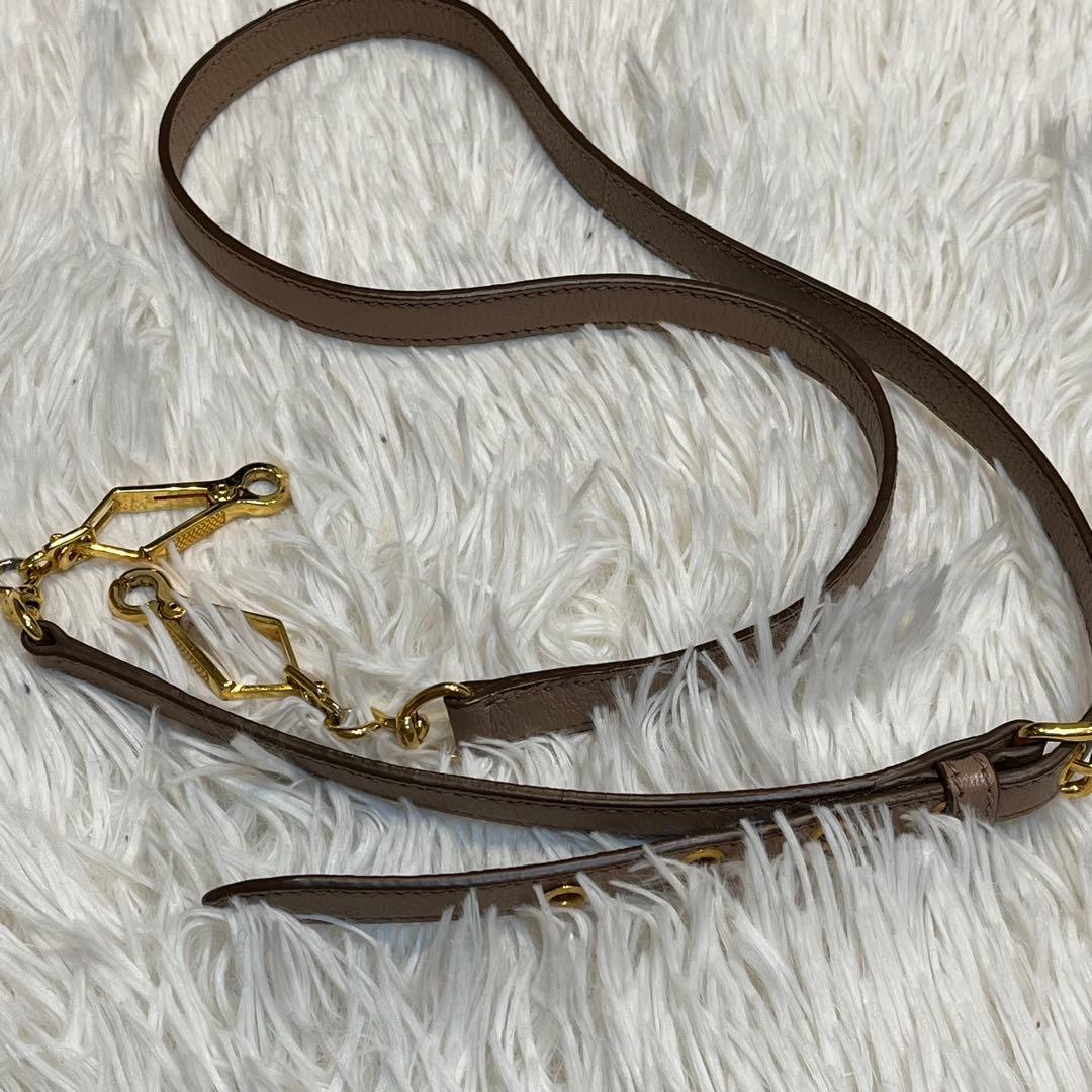 miumiu ミュウミュウ ハンドバッグ マドラス レザー ベージュ ブラウン