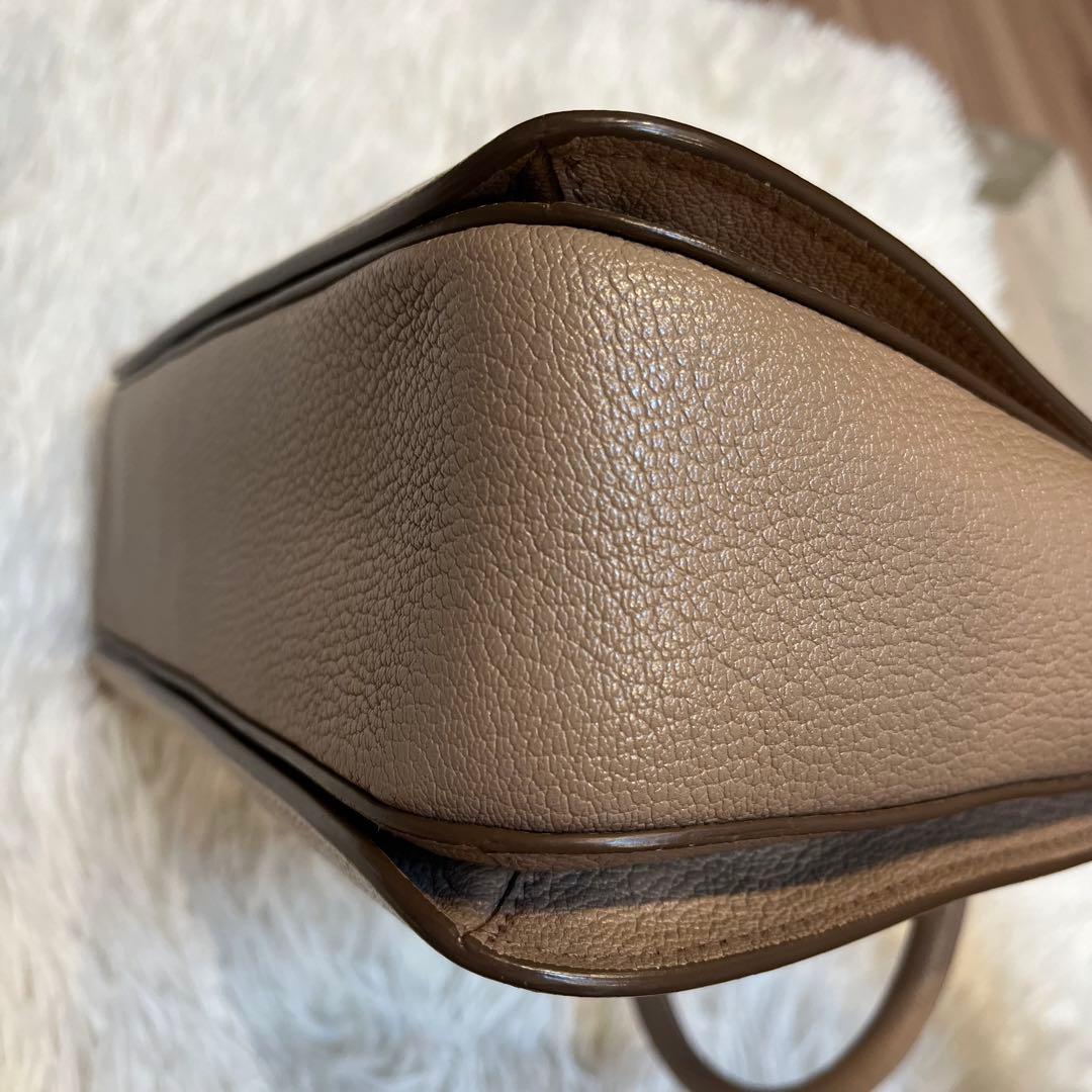 miumiu ミュウミュウ ハンドバッグ マドラス レザー ベージュ ブラウン