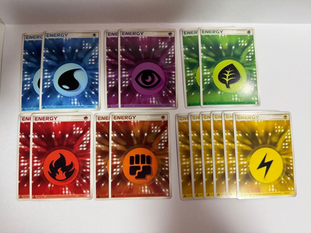 ポケモンカード基本エネルギー　ホロン