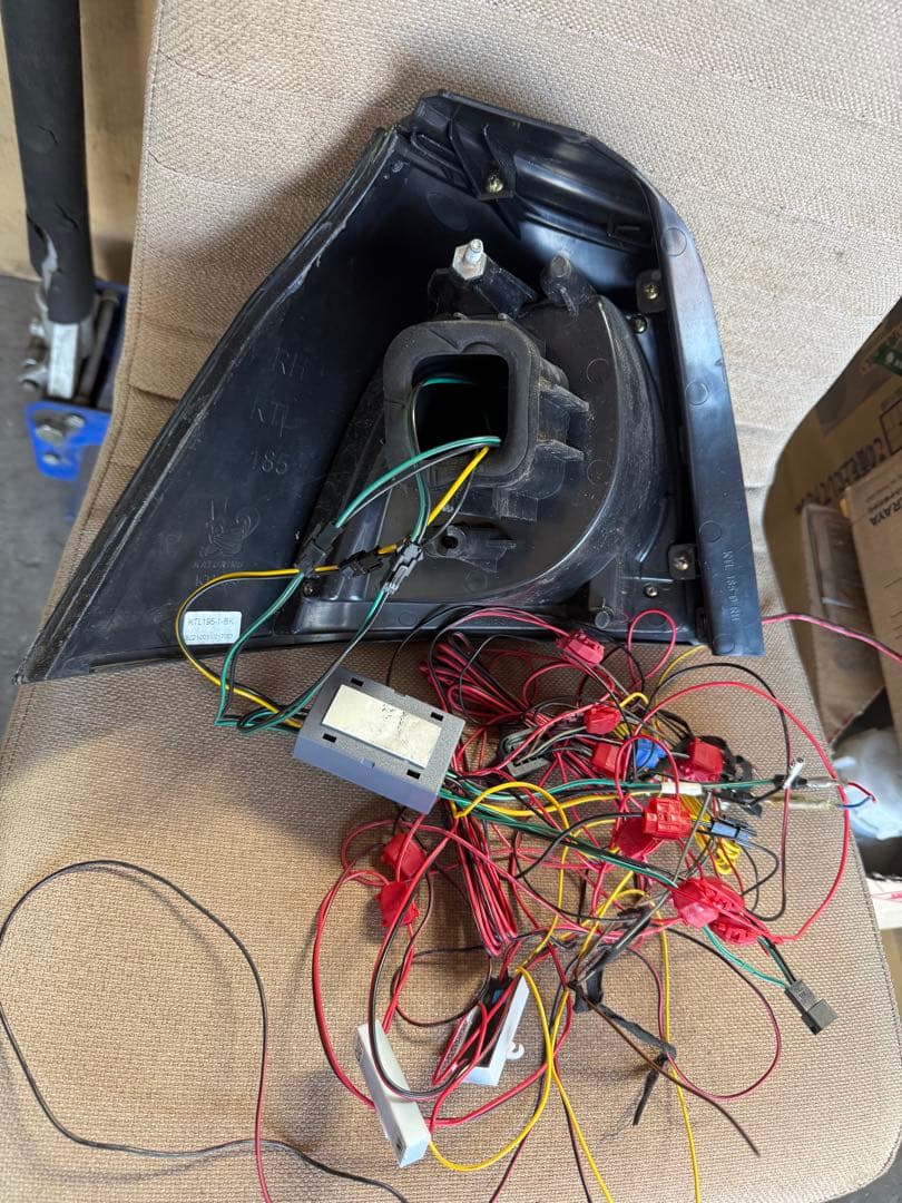 2009年式 ゴルフ5 ライテック ブラック／スモークテールライト 左右セット