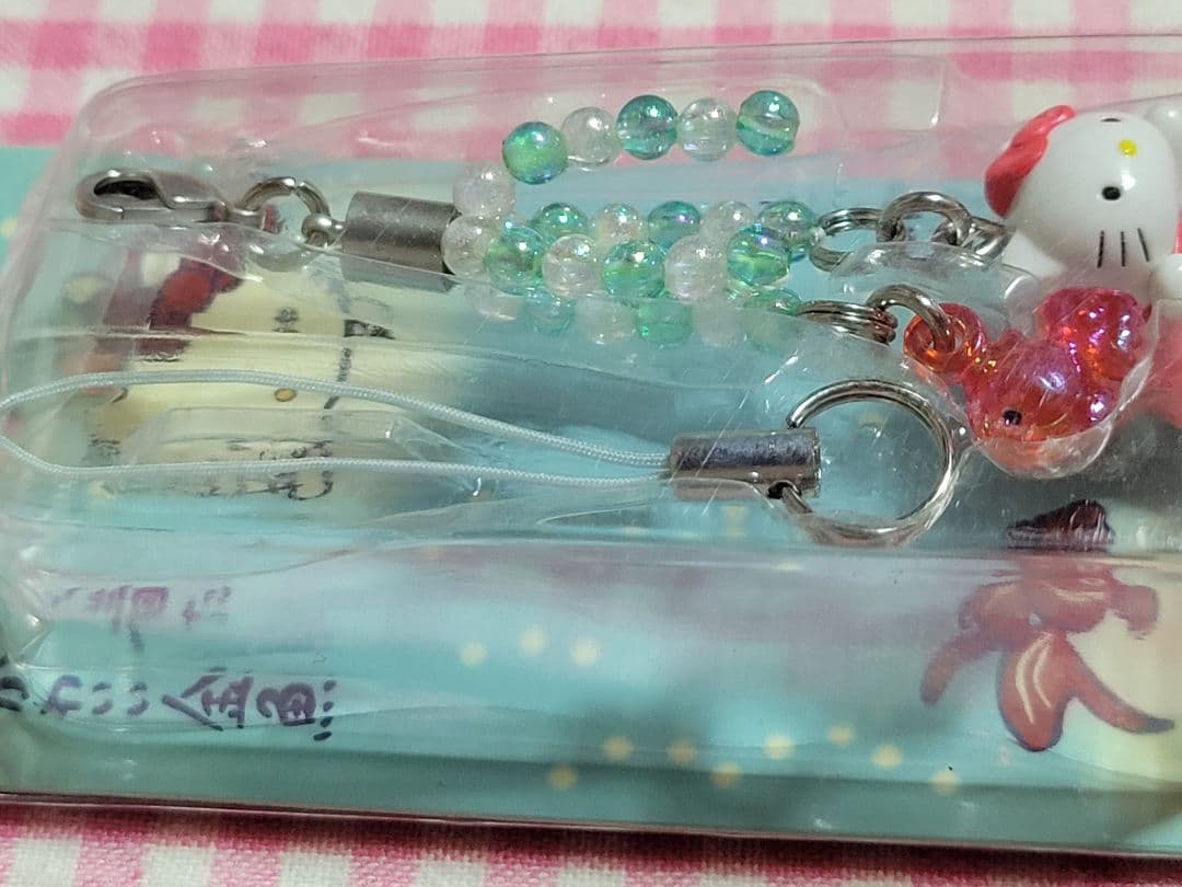 ⚠️箱つぶれあり◆キティ赤いべべ着たかわいい金魚　ストラップ2003年 　未開封
