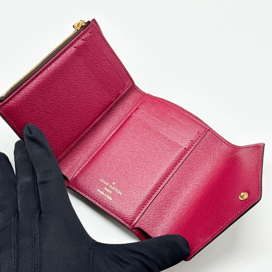 ルイヴィトン モノグラム ヴィクトリーヌ フューシャ 赤 財布 三つ折り
