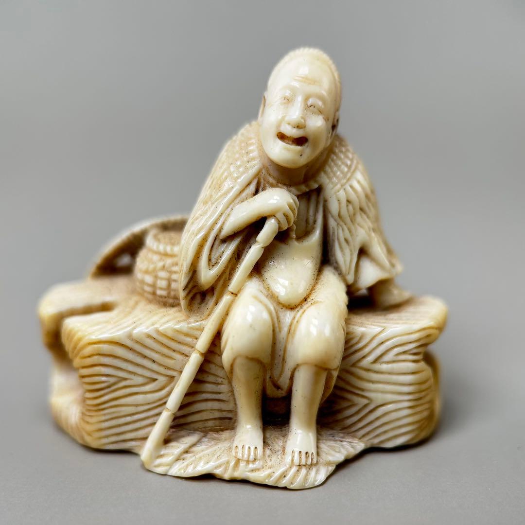 極上 根付 天然素材アンティーク骨董 飾り物 古美術 置物 細密細工 彫刻