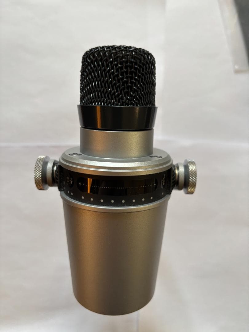 【匿名配送】 SHURE シュア MV7 ポッドキャストマイクロホン MV7-S