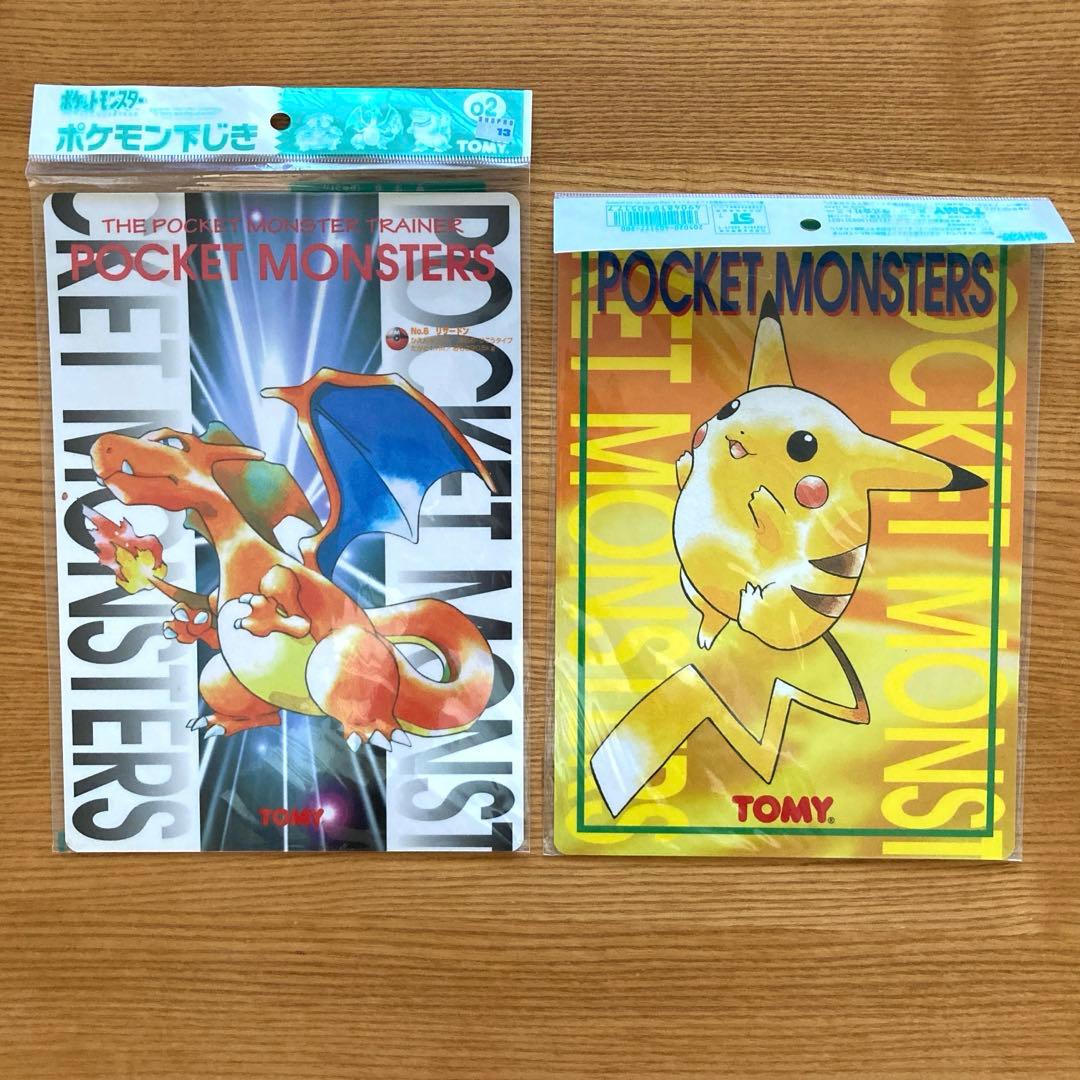 レア】ポケモン 下敷き TOMY レトロ ピカチュウ リザードン - メルカリ