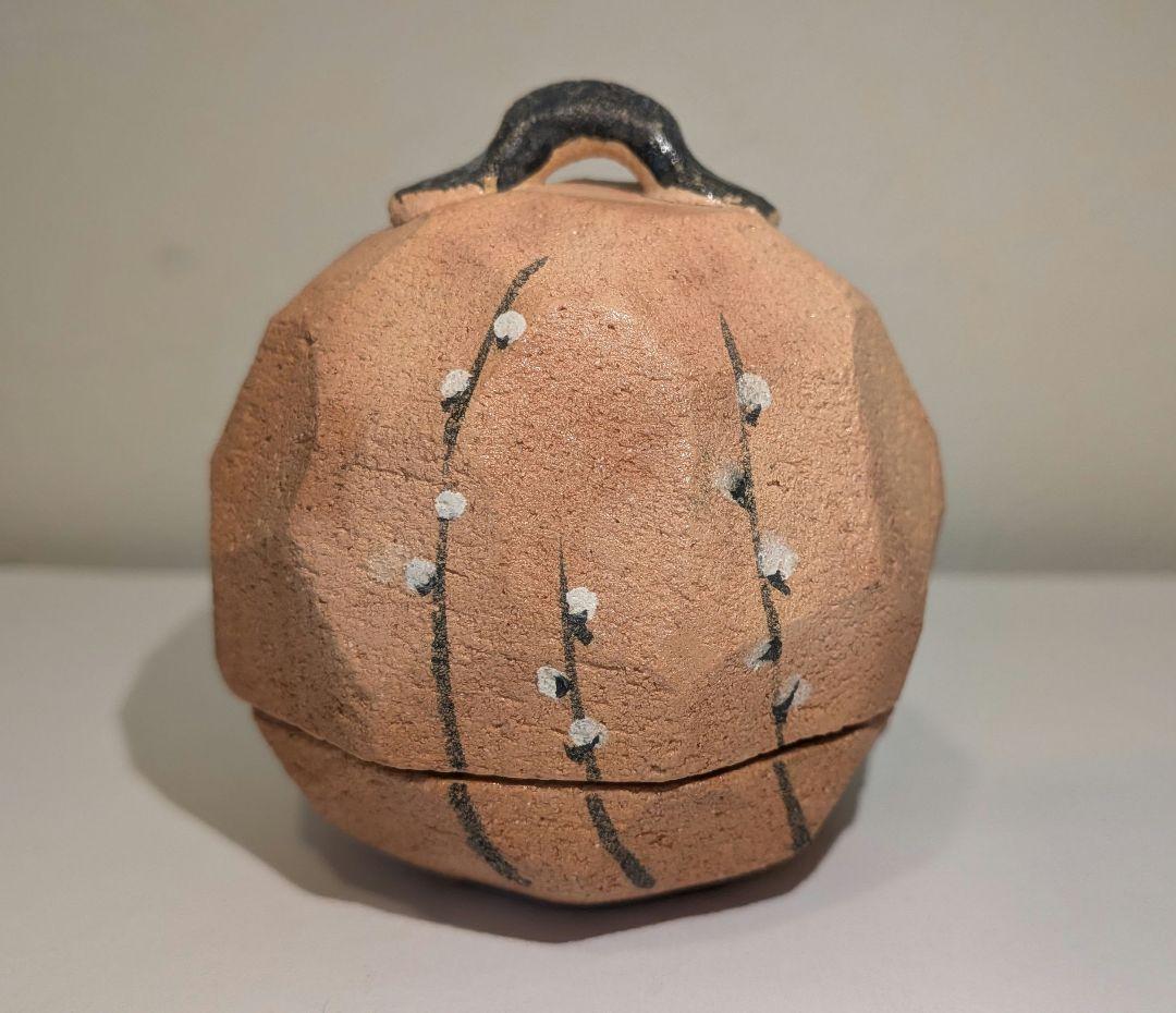 『佐々木輝夫』鈴型梅文　梅の絵香合　帰来窯　佐々木虚室　　共箱共布