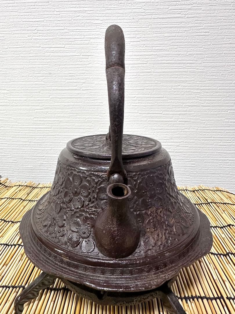 USED、良品 南部長文堂 二代目 長谷川文雄造 総桜文様 南部鉄瓶