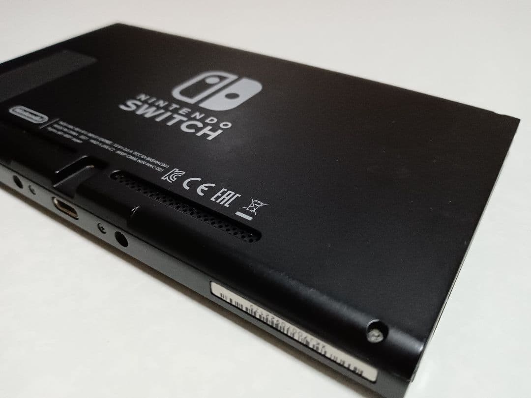 Nintendo　Switch　1　本体のみ　　動作品　確認済み　2021年製造