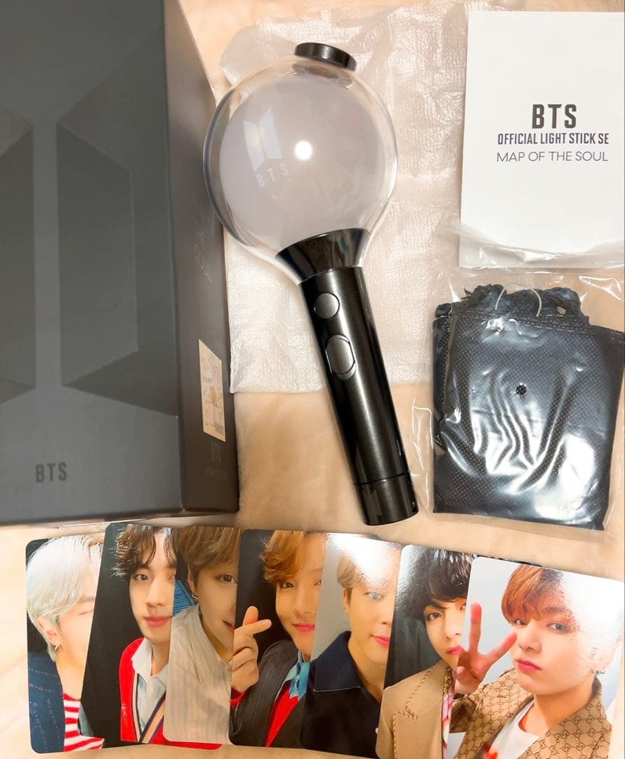 美品☆BTS ペンライト アミボム ver.4 トレカ付き - メルカリ