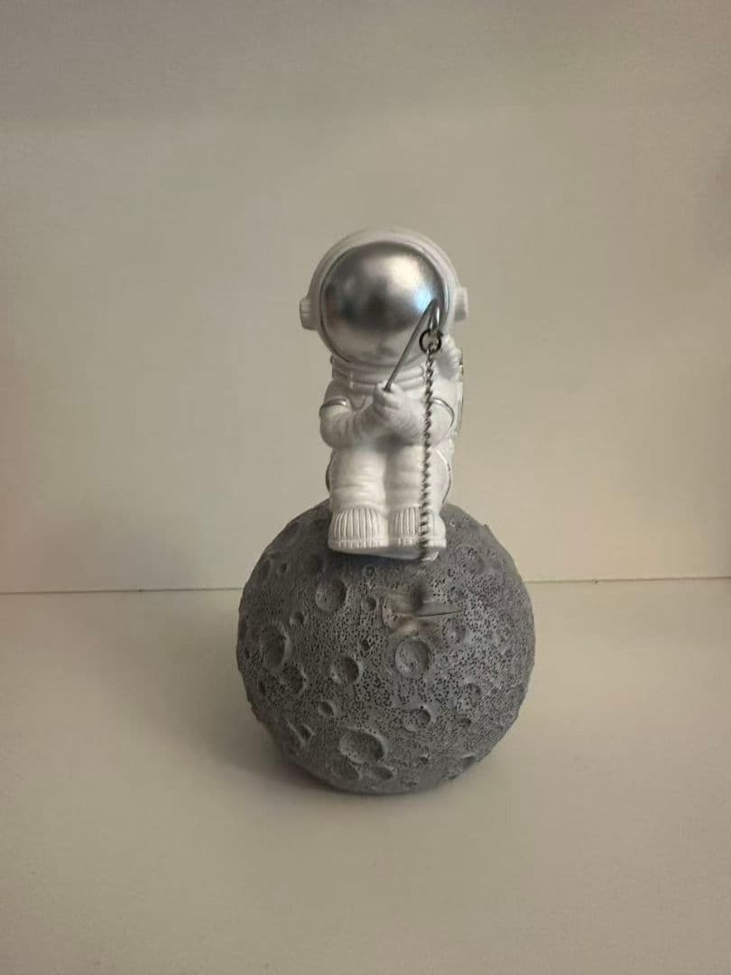 宇宙飛行士 フィギュア 月面 釣り 宇宙飛行士 フィギュア 月面 釣り - メルカリ