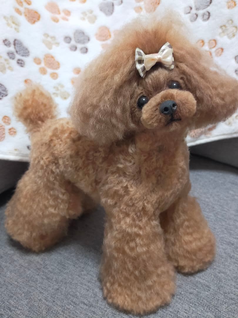 送料込み。トイプードルレッドちゃん。トップノットおリボン♡