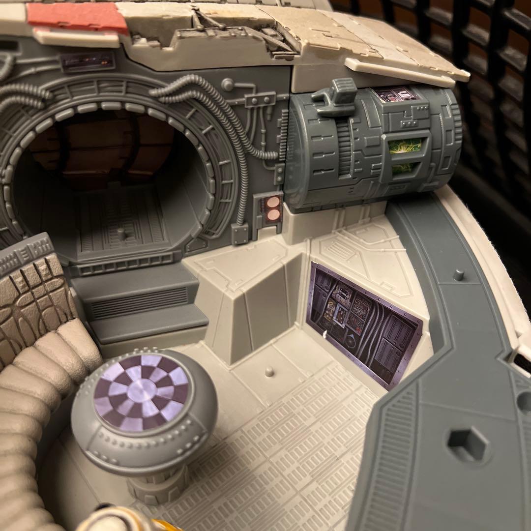 ミレニアムファルコン　フィギュア付き　40cm