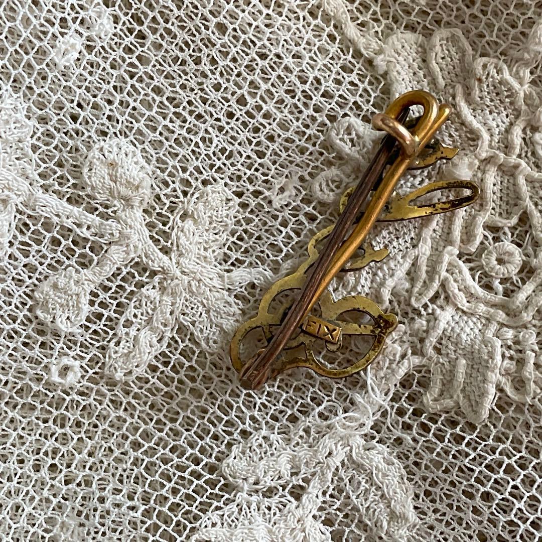 B：フランス アンティーク BEBE ブローチ ベベ ベビー ドール用に♡