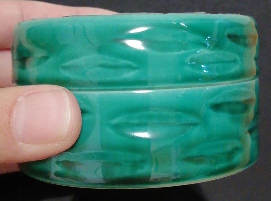 小峠葛芳作　丹山　青交趾　花文　香合　共箱　共布　略歴付　茶道具