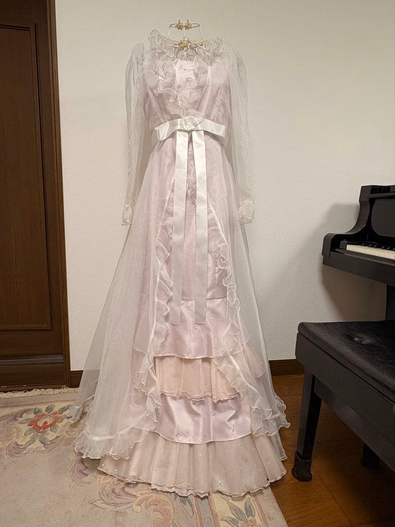 E*様 FUNQUETH フリルドレスとオーガンジーロングジレ　アクセサリー付き