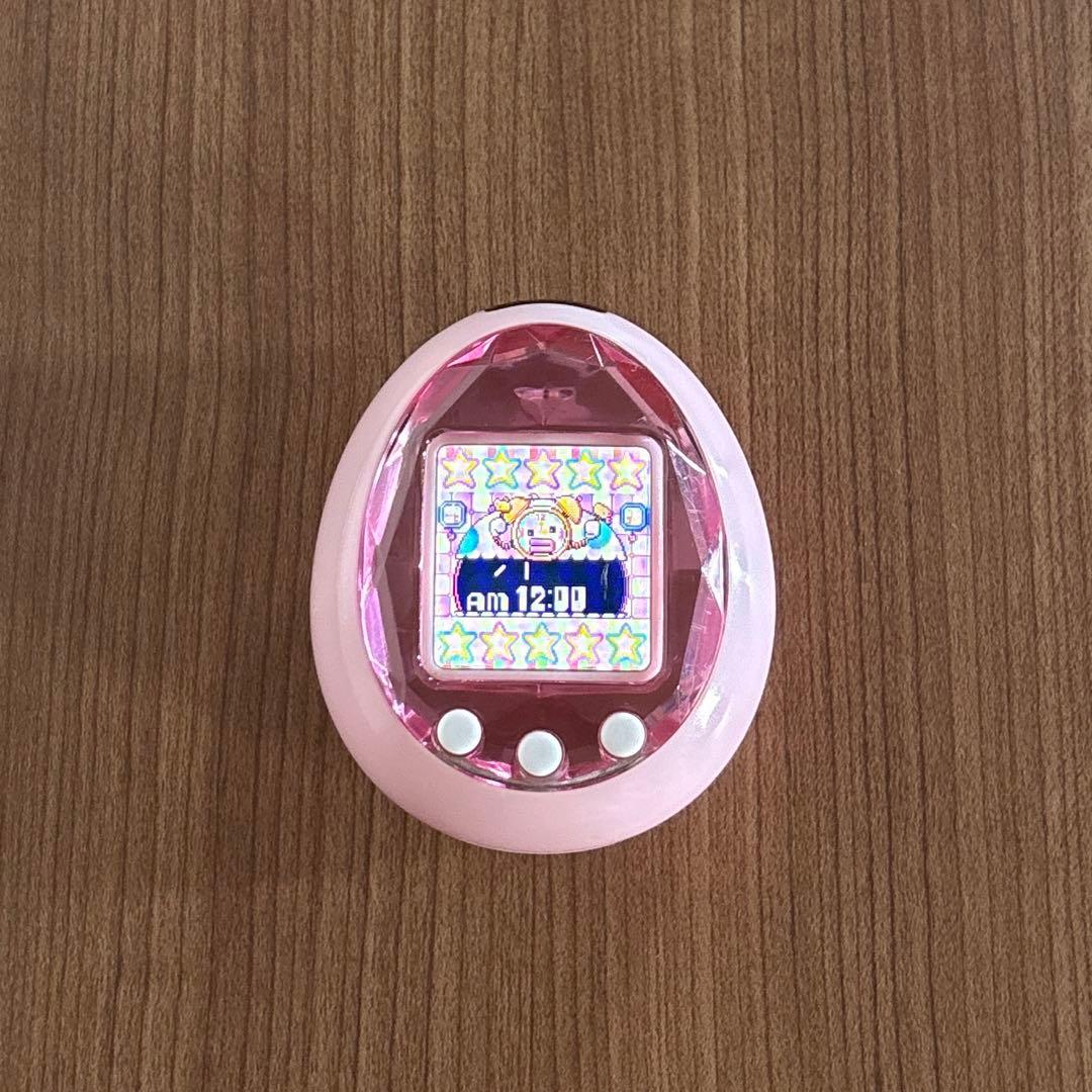 レア】Tamagotchi iD ピンク たまごっち たまとも育成ブック - メルカリ