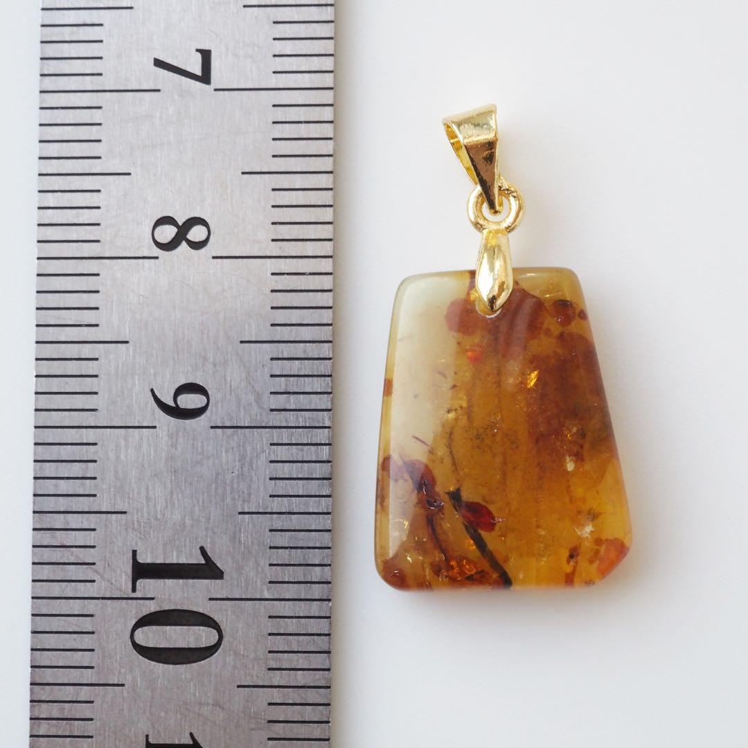 【Noel】希少色ティールブルー翡翠の大粒枠留めネックレストップ