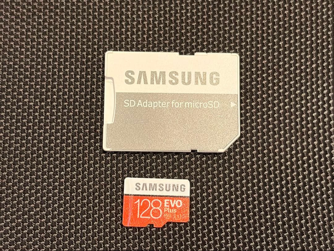 新型 Nintendo Switch 本体 ジョイコン microSD ケース付