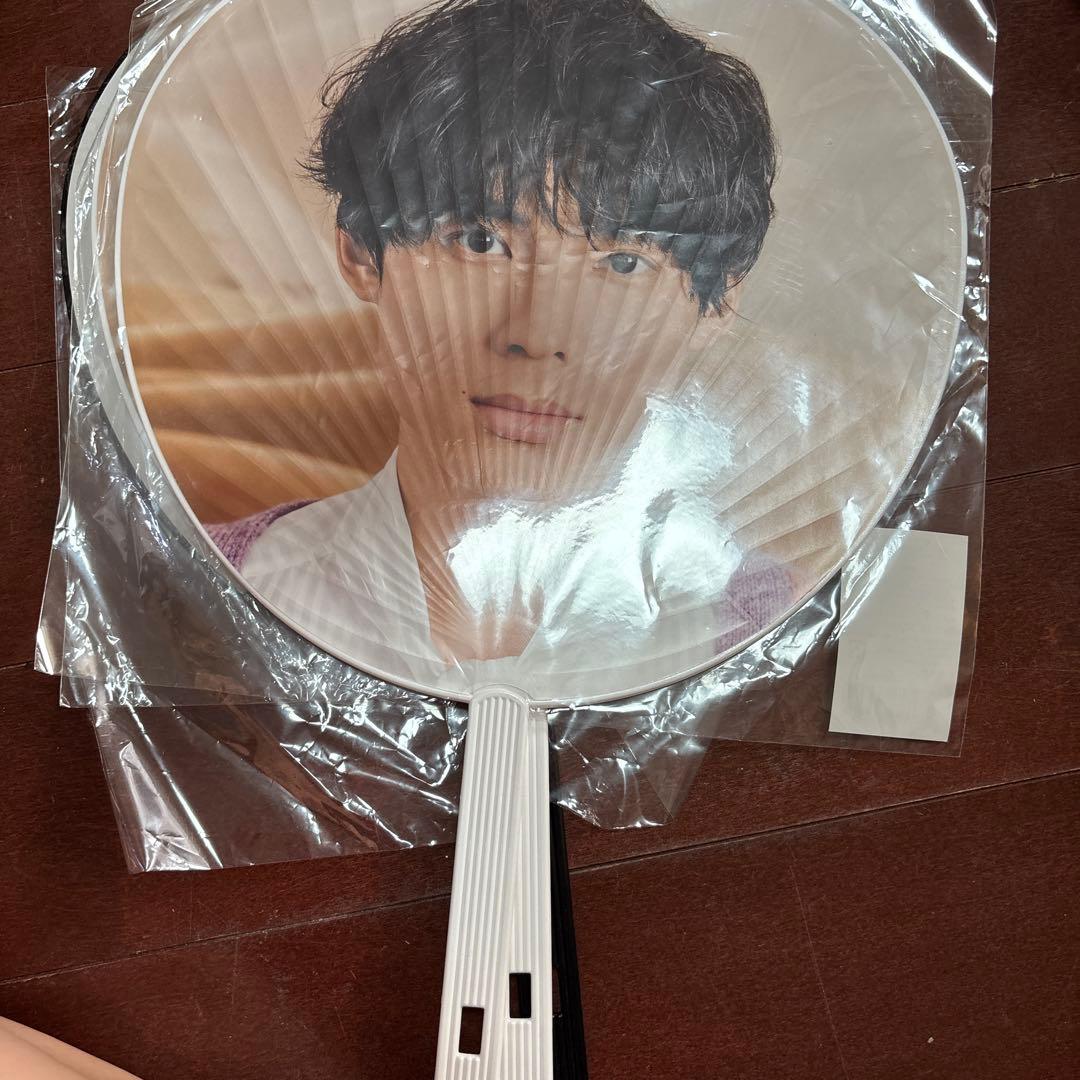 SixTones まとめ売り（ペンライト、うちわ、CD、雑誌、公式写真）など