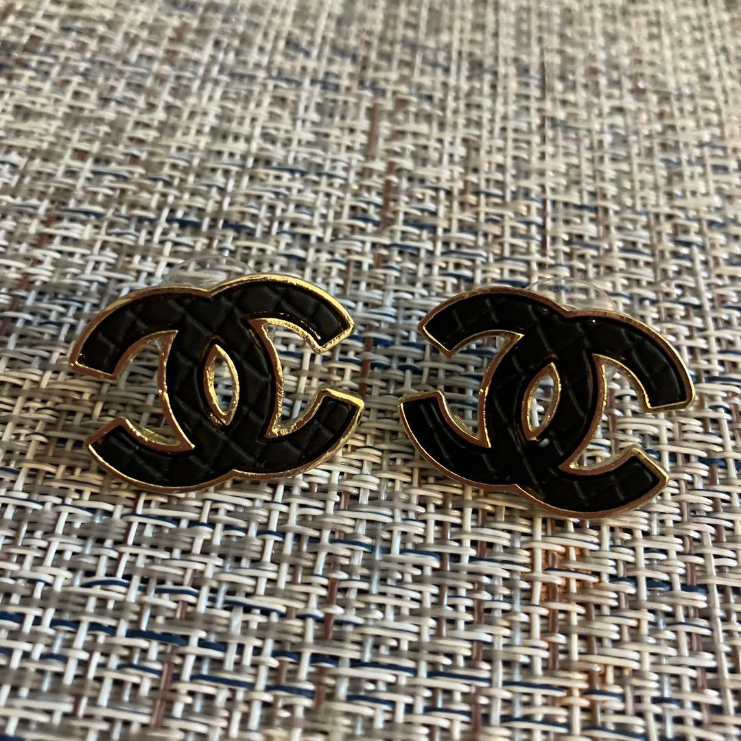 CHANEL シャネルダブルCロゴ ピアス ノベルティ - メルカリ