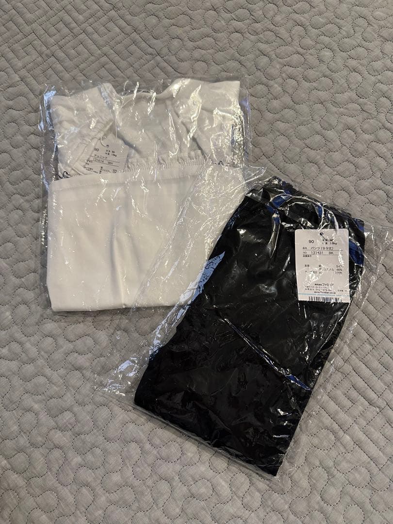 familiar ホワイトトップスとブラックパンツセット 新品