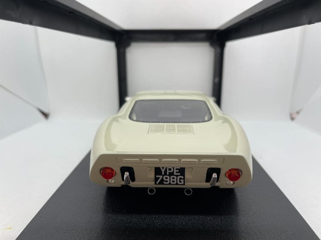 104-039 Cult 1/18 フォード GT40 Mk III 1966