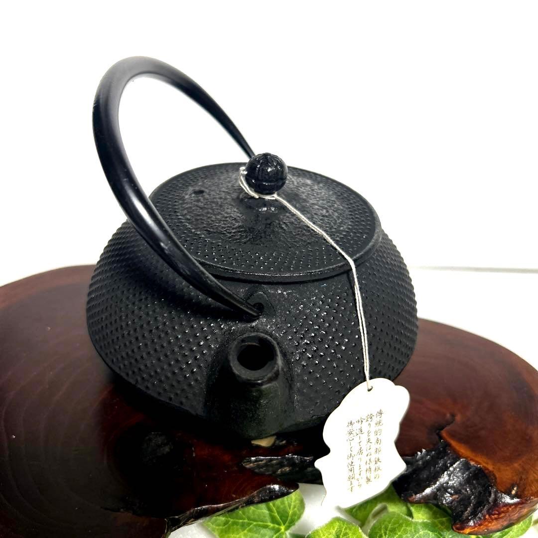 新品 本場南部盛岡 南部鉄器 岩鋳急須5型アラレ鉄瓶 伝統工芸品