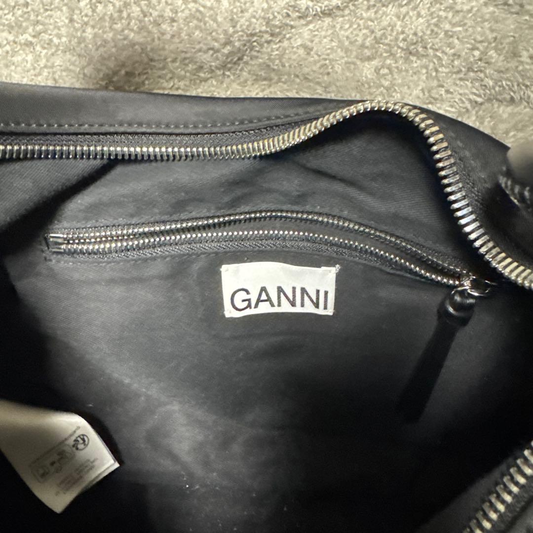 【1/10まで値下げ】GANNI ブラック ショルダーバッグ