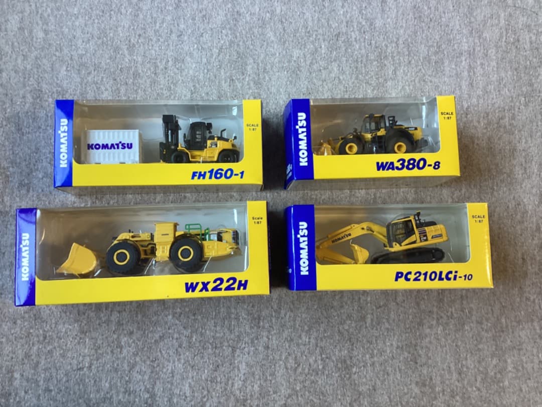 コマツ株主優待品　水中施工ロボット含め　全12シリーズ