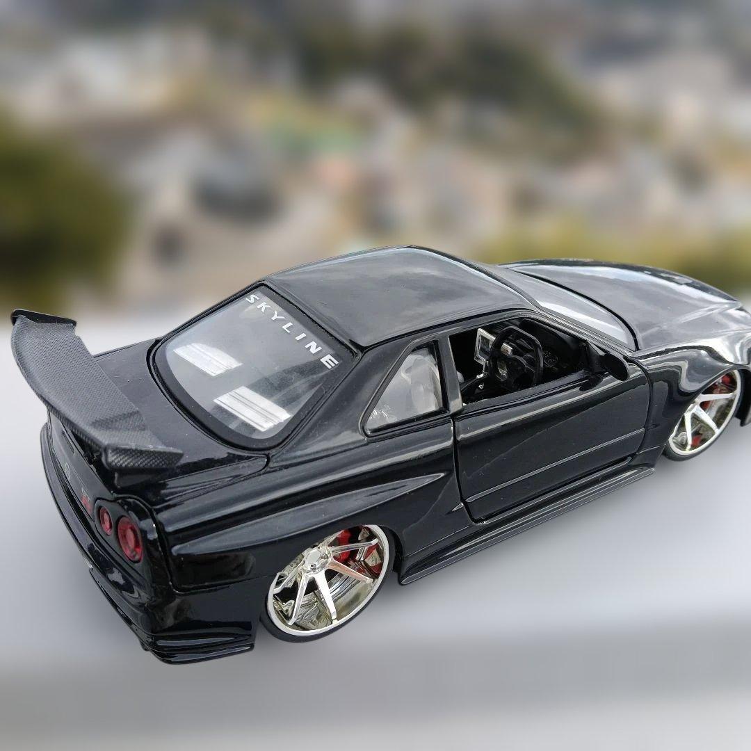 Nissan GT-R R34 ミニカー 1/18 ブラック