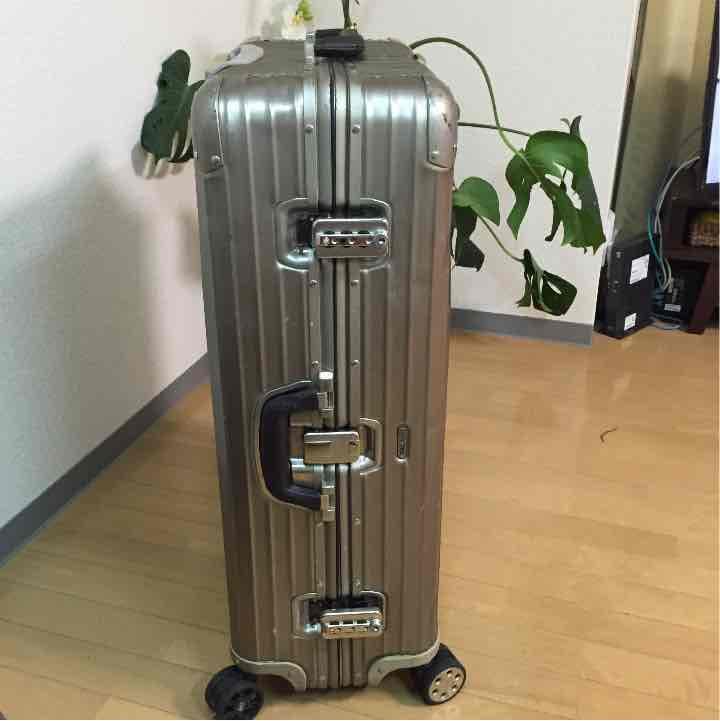 美品 リモワ ポルシェ PTS2.0 エッセンシャル 32L 4輪 TSAロック