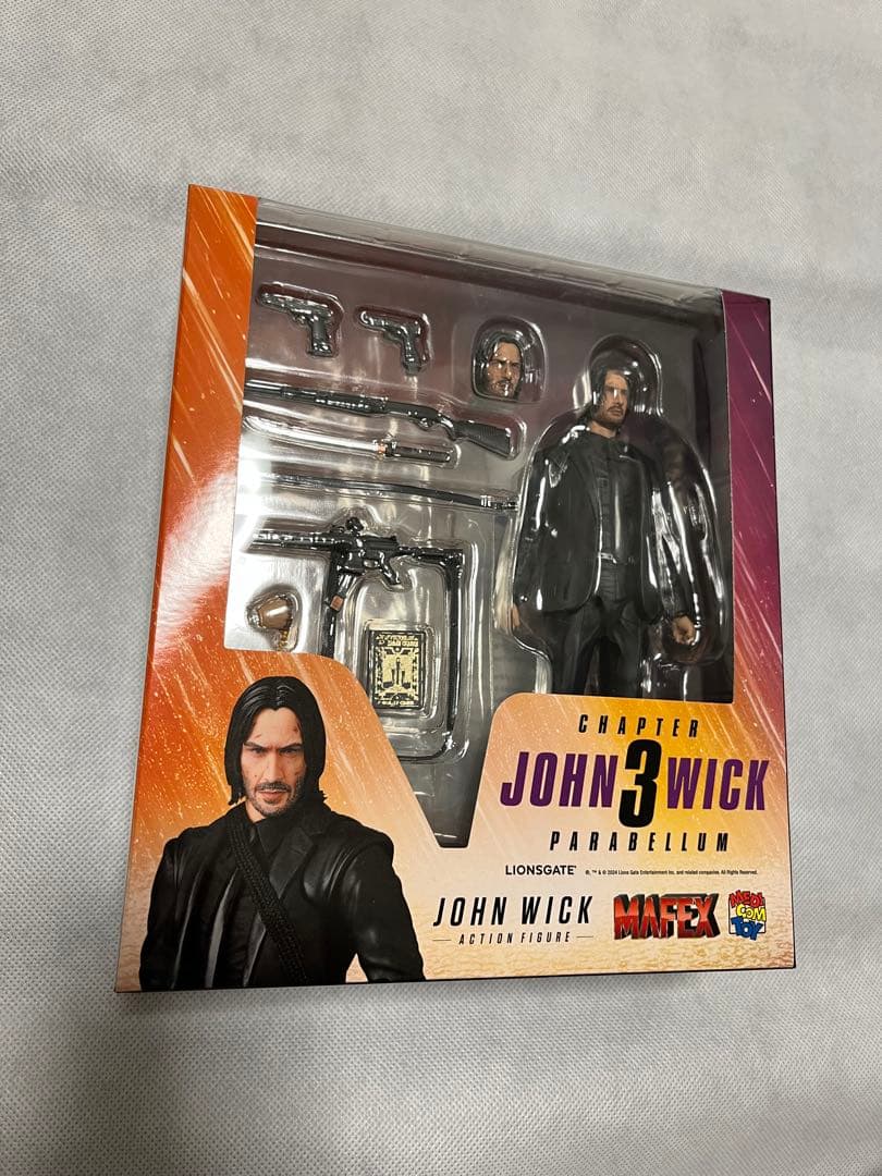 マフェックス　ジョンウィック　チャプター3 Amazon.com: John Wick: Chapter 3 – Parabellum John Wick MAFEX