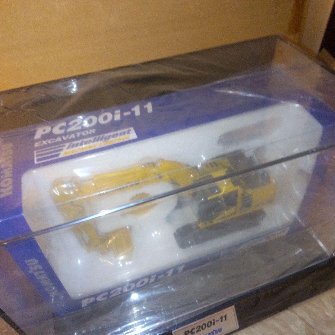 コマツ PC200i-11 ミニチュア重機 1/50