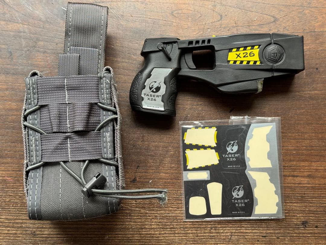 X26 テイザーガンレプリカ＋ホルスター TASER LE装備 レア サバゲ-特別