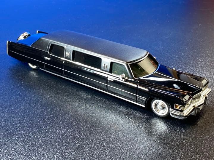 入手困難 1／43キャデラックリムジン