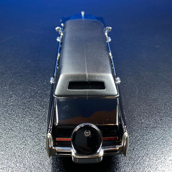 入手困難 1／43キャデラックリムジン