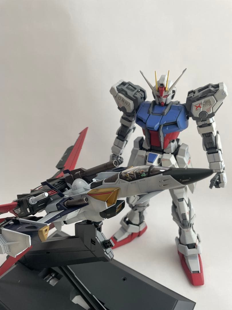 PG 1/60 ストライクガンダム スカイグラスパー 塗装済完成品の通販はau