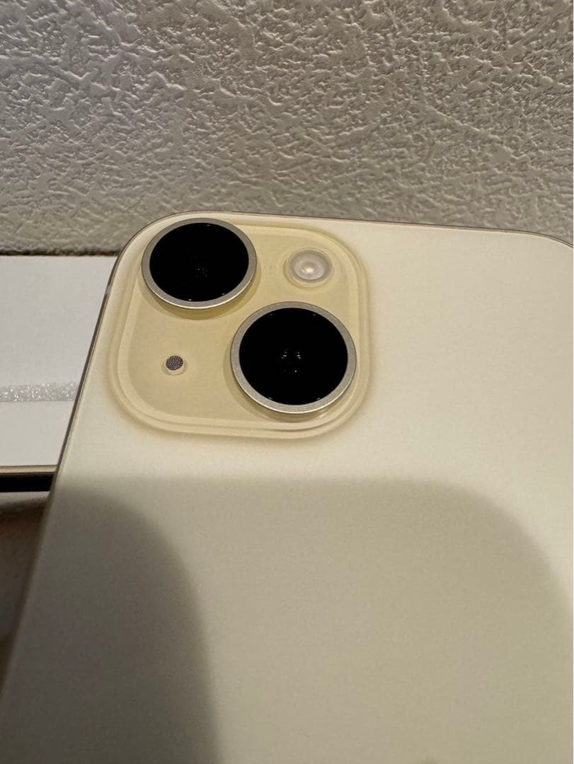 美品》iPhone 15 イエロー 128 GB SIMフリー