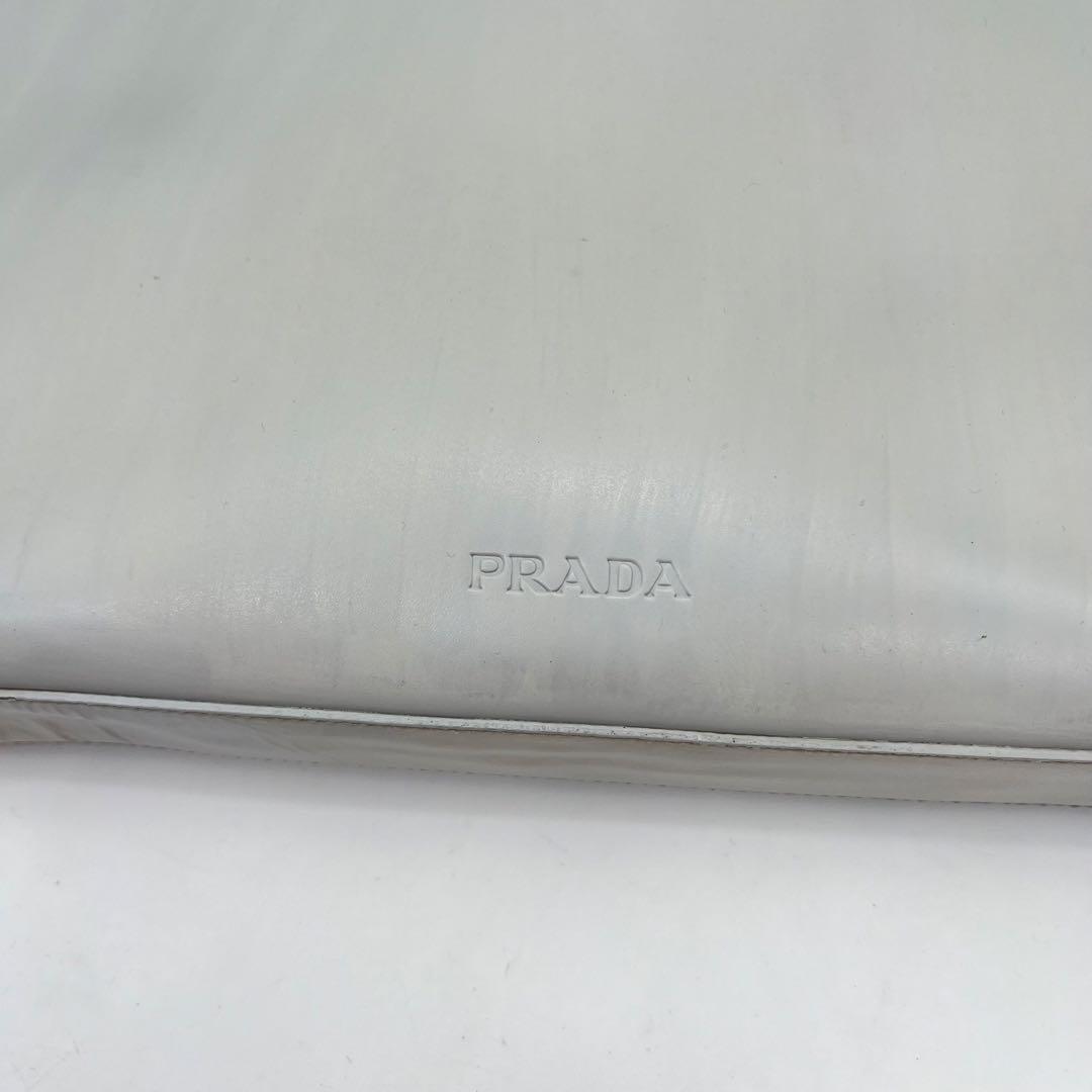 PRADA ワンショルダーバッグ 肩掛け ロゴ金具 カーフレザー オフホワイト